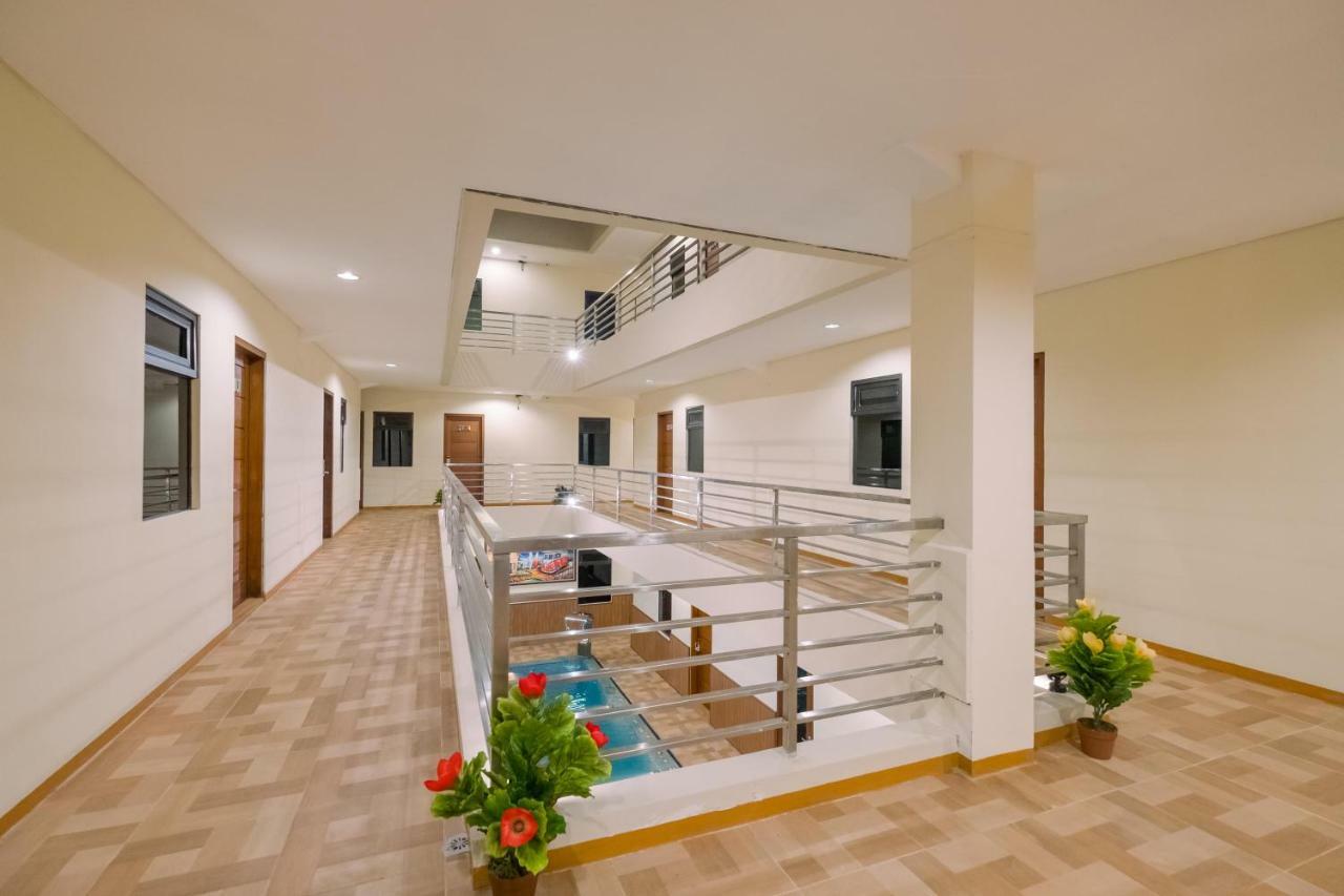 Caroline Guest House Canggu  Exterior photo
