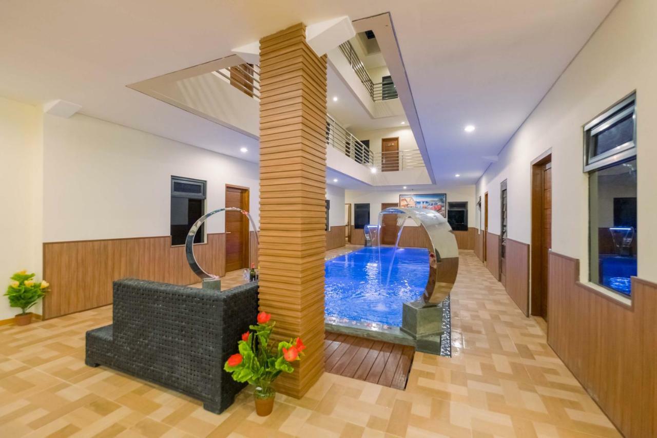 Caroline Guest House Canggu  Exterior photo