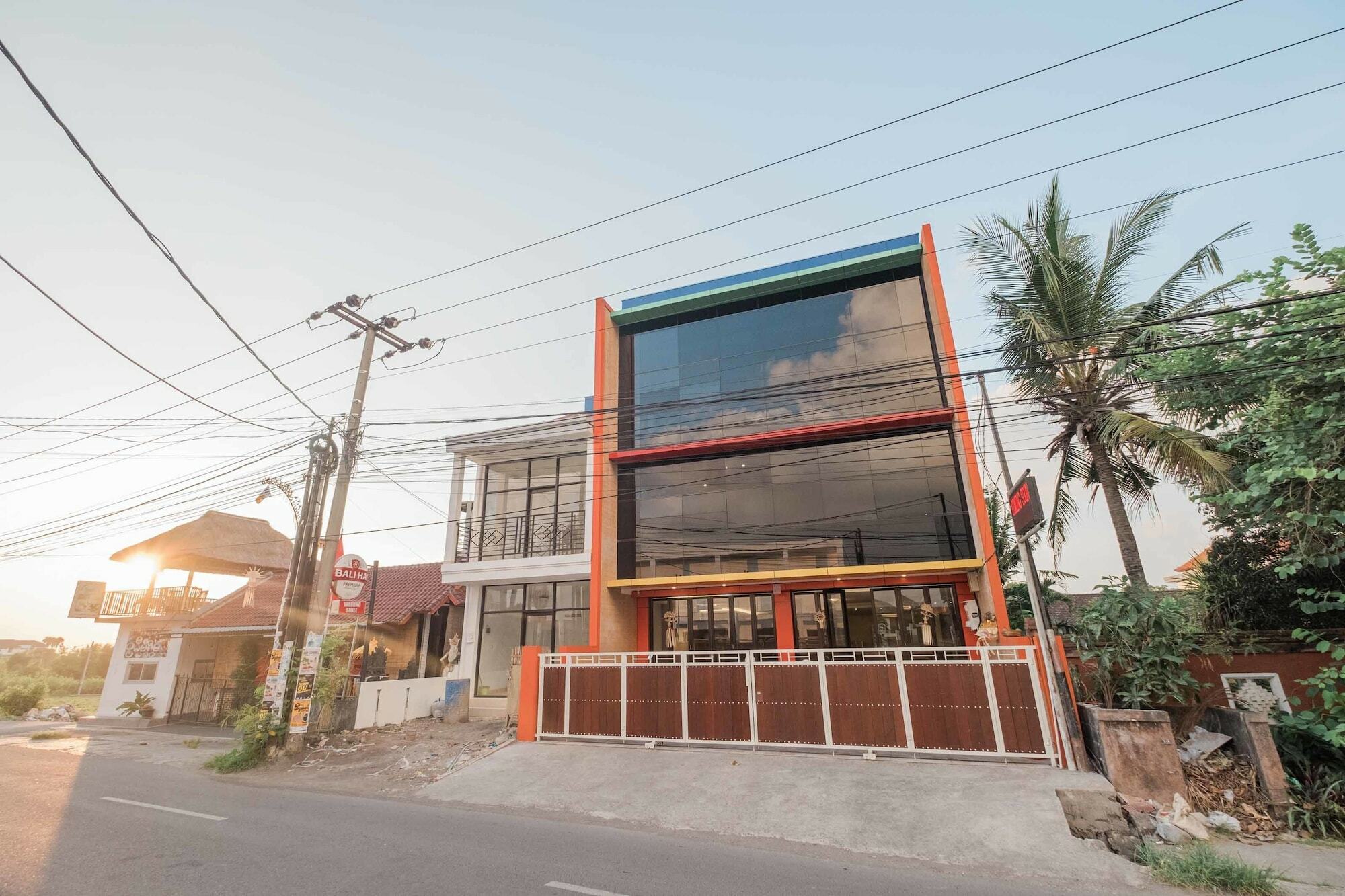Caroline Guest House Canggu  Exterior photo